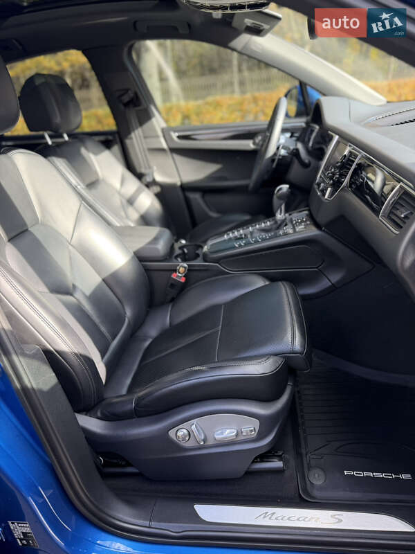 Позашляховик / Кросовер Porsche Macan 2015 в Львові фото 15 Позашляховик / Кросовер Porsche Macan 2015 в Львові