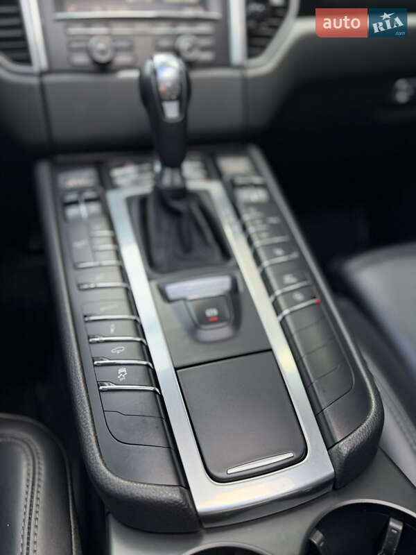 Позашляховик / Кросовер Porsche Macan 2015 в Львові фото 28 Позашляховик / Кросовер Porsche Macan 2015 в Львові