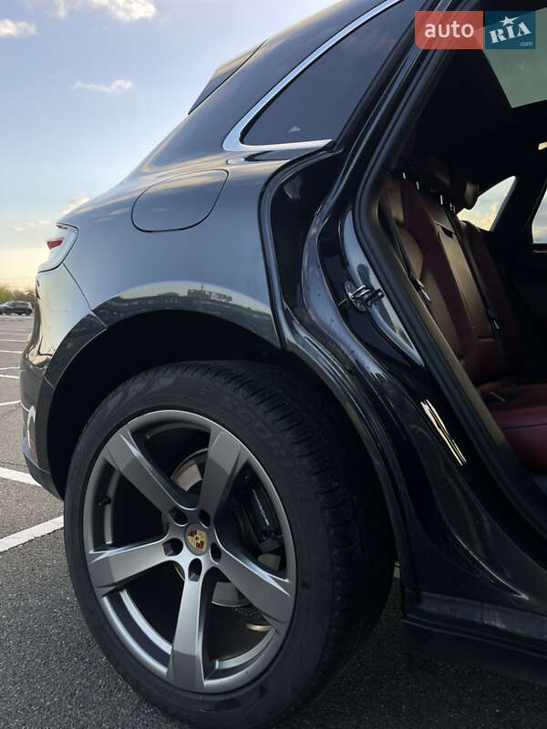 Позашляховик / Кросовер Porsche Macan 2022 в Києві