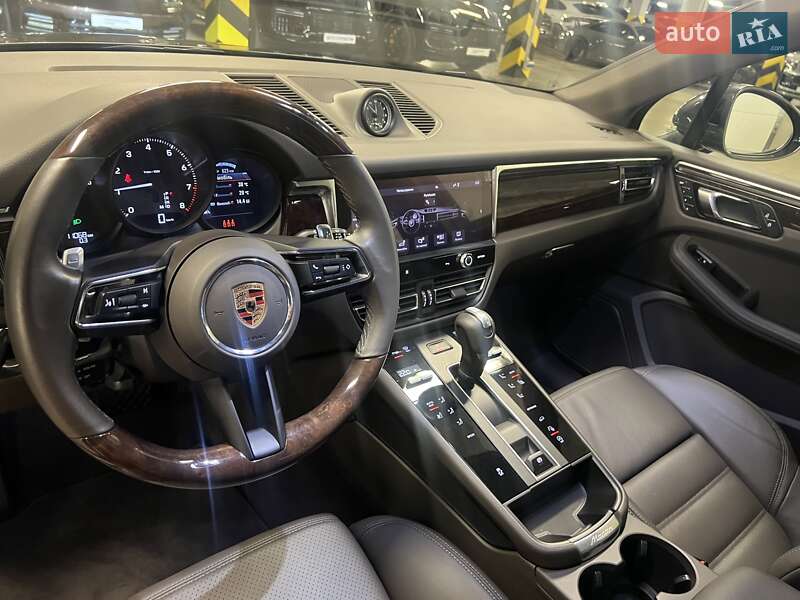 Внедорожник / Кроссовер Porsche Macan 2024 в Киеве