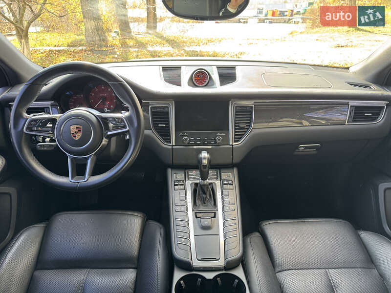 Позашляховик / Кросовер Porsche Macan 2016 в Києві