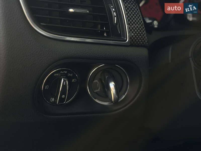 Позашляховик / Кросовер Porsche Macan 2016 в Києві