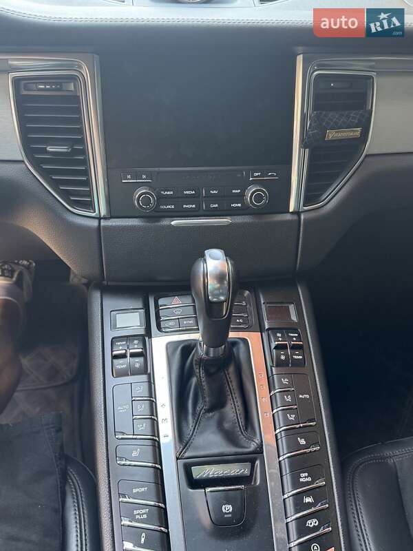 Позашляховик / Кросовер Porsche Macan 2017 в Тернополі