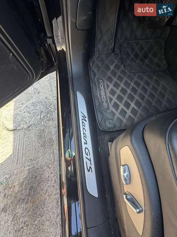 Позашляховик / Кросовер Porsche Macan 2017 в Тернополі