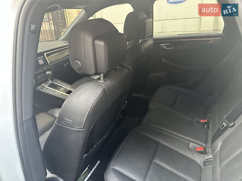 Внедорожник / Кроссовер Porsche Macan 2020 в Киеве