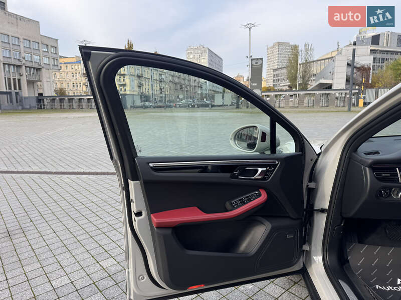 Внедорожник / Кроссовер Porsche Macan 2024 в Киеве фото 12 Внедорожник / Кроссовер Porsche Macan 2024 в Киеве