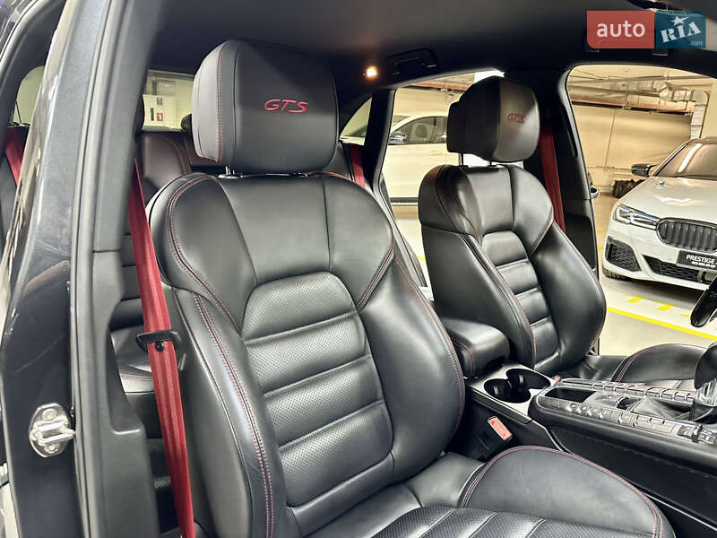 Внедорожник / Кроссовер Porsche Macan 2016 в Киеве фото 42 Внедорожник / Кроссовер Porsche Macan 2016 в Киеве