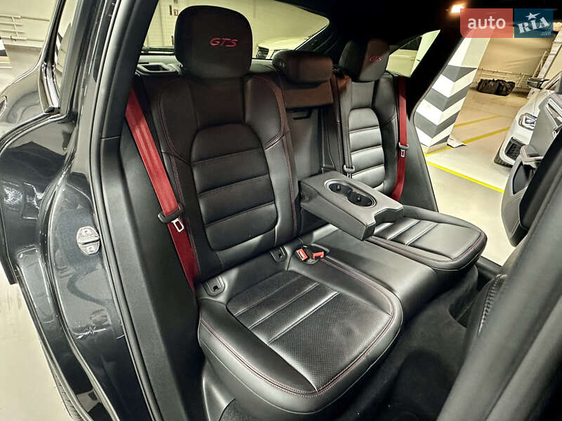 Внедорожник / Кроссовер Porsche Macan 2016 в Киеве фото 47 Внедорожник / Кроссовер Porsche Macan 2016 в Киеве