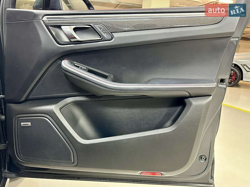 Внедорожник / Кроссовер Porsche Macan 2016 в Киеве фото 58 Внедорожник / Кроссовер Porsche Macan 2016 в Киеве