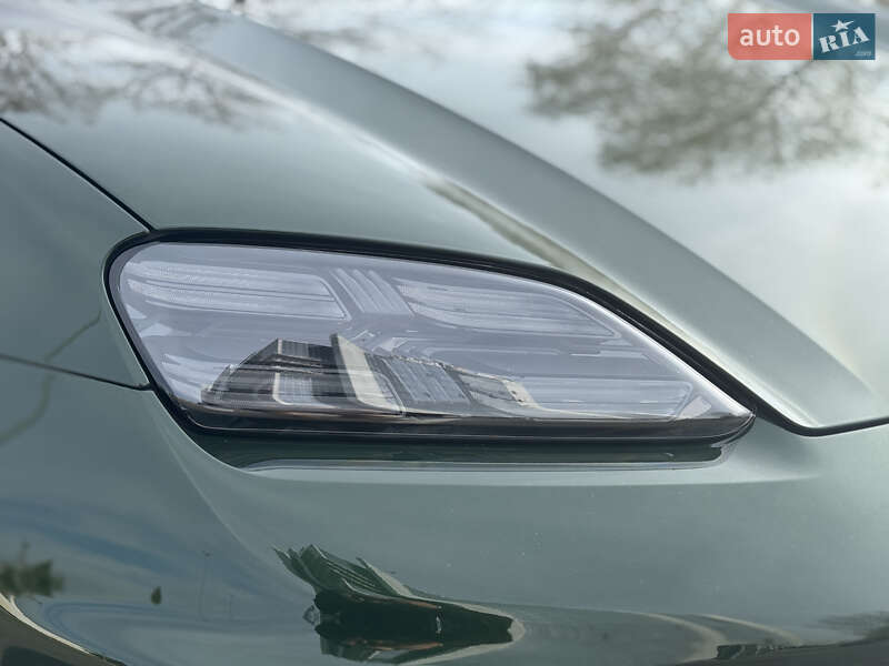 Позашляховик / Кросовер Porsche Macan 2024 в Києві