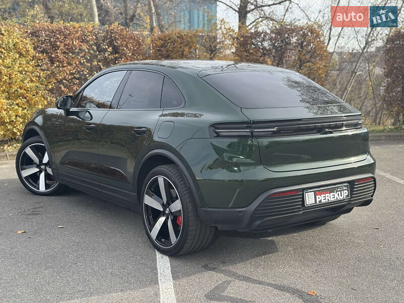 Позашляховик / Кросовер Porsche Macan 2024 в Києві