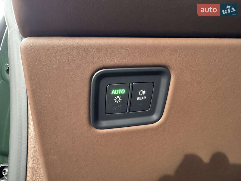 Позашляховик / Кросовер Porsche Macan 2024 в Києві