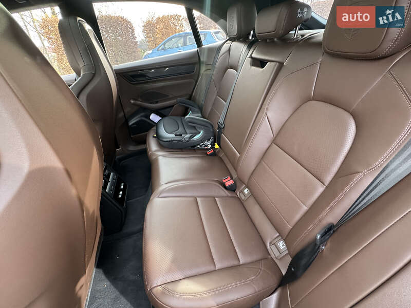 Позашляховик / Кросовер Porsche Macan 2024 в Києві