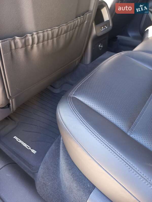 Внедорожник / Кроссовер Porsche Macan 2014 в Запорожье