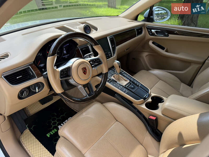 Внедорожник / Кроссовер Porsche Macan 2016 в Черкассах