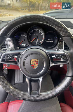 Внедорожник / Кроссовер Porsche Macan 2014 в Новомосковске