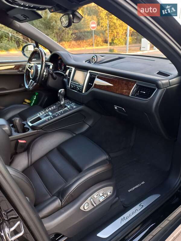 Внедорожник / Кроссовер Porsche Macan 2014 в Запорожье