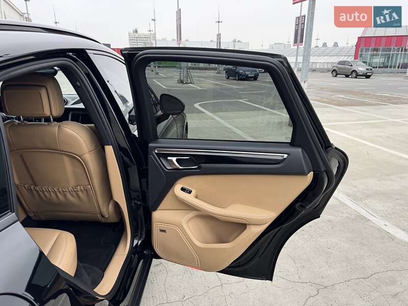 Внедорожник / Кроссовер Porsche Macan 2018 в Киеве