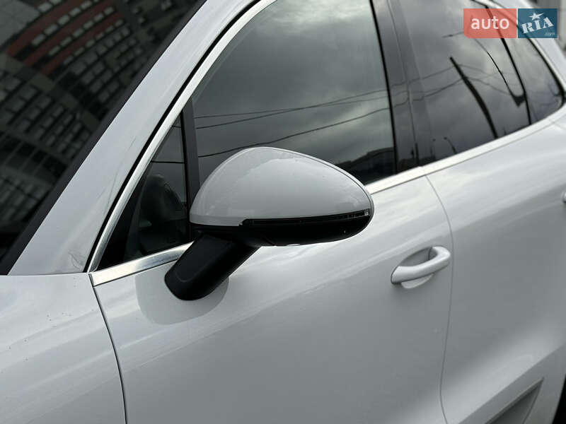 Позашляховик / Кросовер Porsche Macan 2019 в Харкові