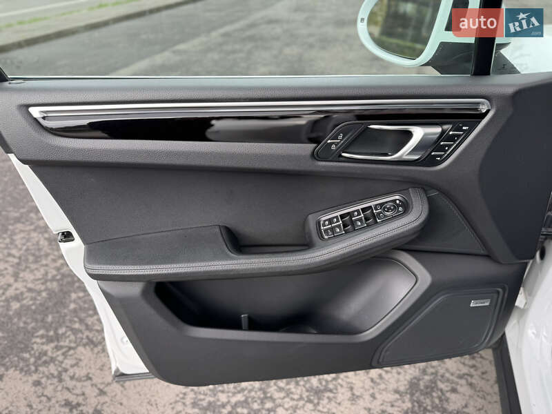 Позашляховик / Кросовер Porsche Macan 2019 в Харкові