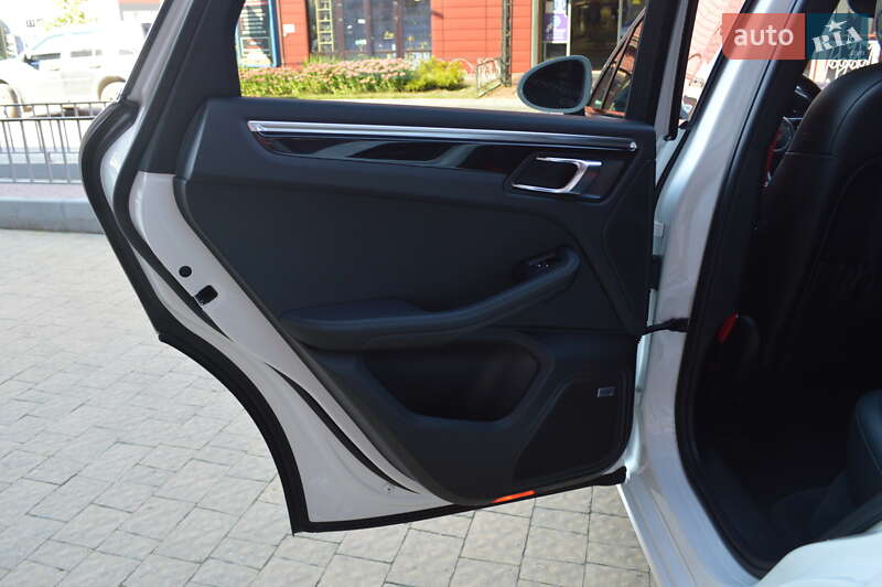 Внедорожник / Кроссовер Porsche Macan 2018 в Львове