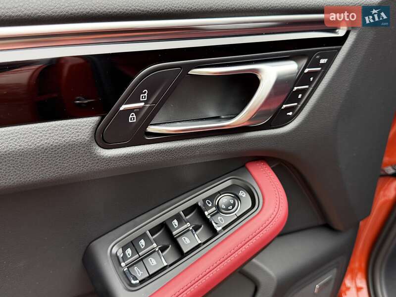 Позашляховик / Кросовер Porsche Macan 2022 в Києві