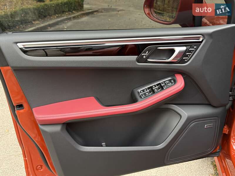 Позашляховик / Кросовер Porsche Macan 2022 в Києві