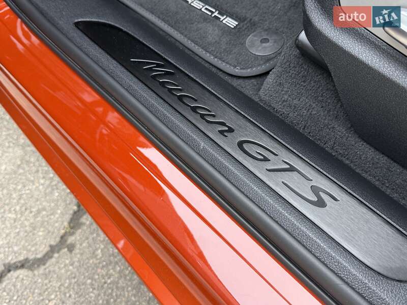 Позашляховик / Кросовер Porsche Macan 2022 в Києві