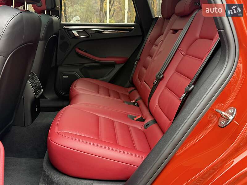 Позашляховик / Кросовер Porsche Macan 2022 в Києві