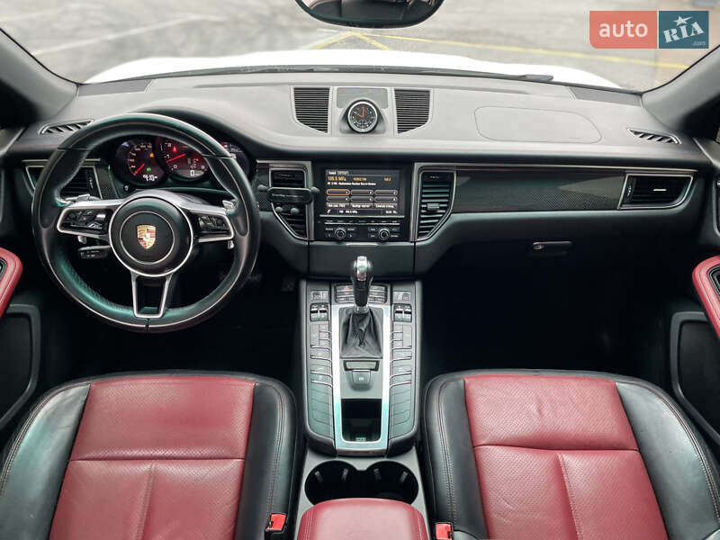 Внедорожник / Кроссовер Porsche Macan 2015 в Киеве