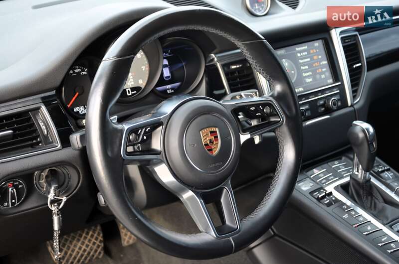 Позашляховик / Кросовер Porsche Macan 2015 в Києві