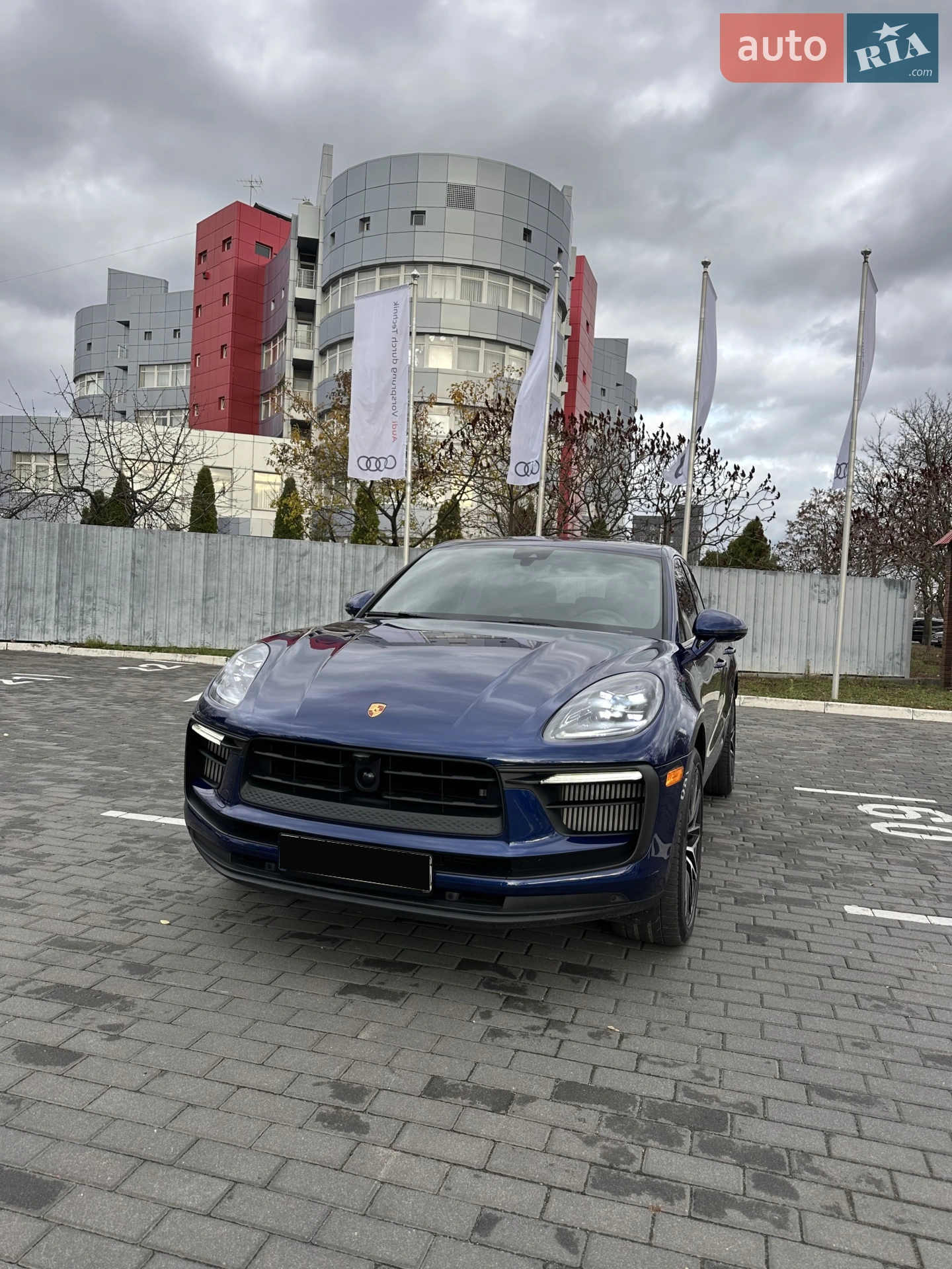 2023 Porsche Macan - мініатюра 3