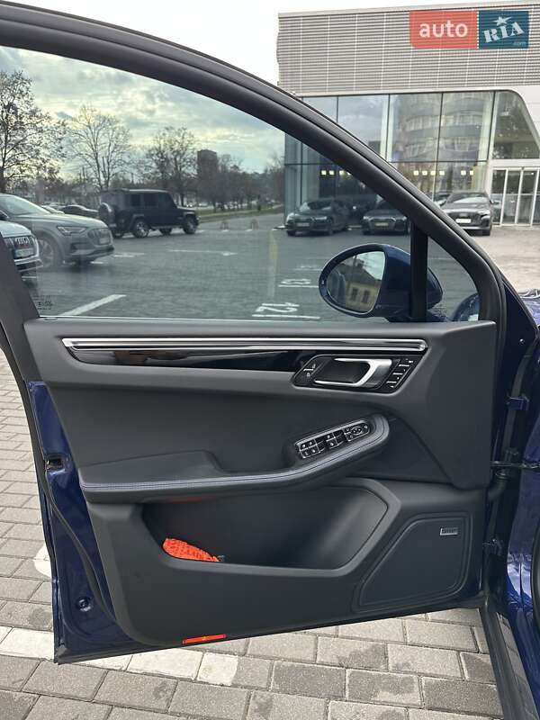 Позашляховик / Кросовер Porsche Macan 2023 в Києві