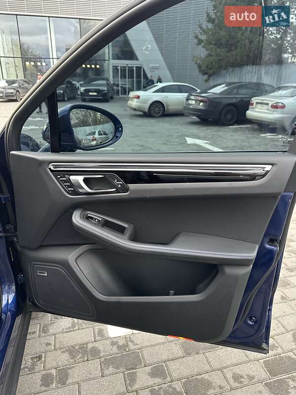 Позашляховик / Кросовер Porsche Macan 2023 в Києві