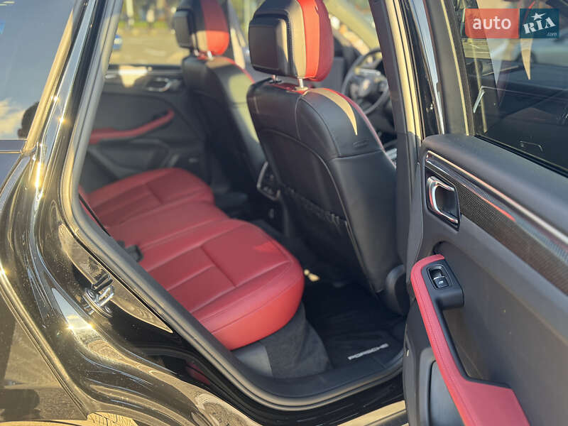 Внедорожник / Кроссовер Porsche Macan 2024 в Киеве