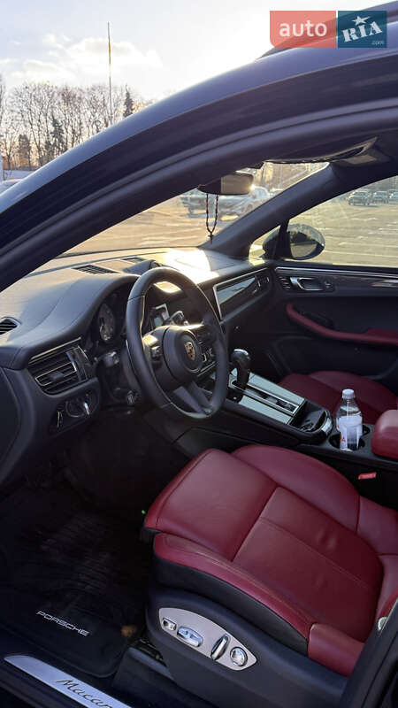 Внедорожник / Кроссовер Porsche Macan 2024 в Киеве