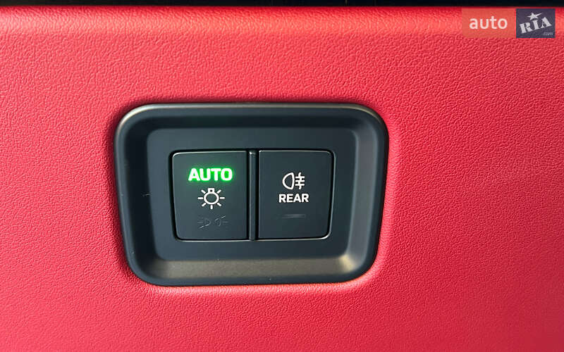 Внедорожник / Кроссовер Porsche Macan 2025 в Львове