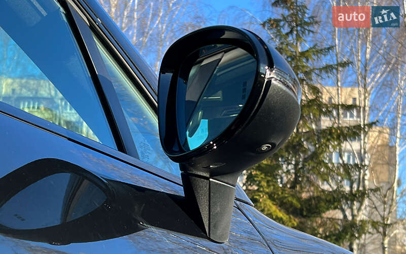 Внедорожник / Кроссовер Porsche Macan 2025 в Львове