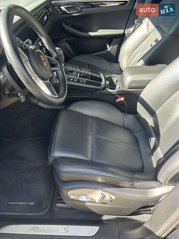 Позашляховик / Кросовер Porsche Macan 2019 в Києві
