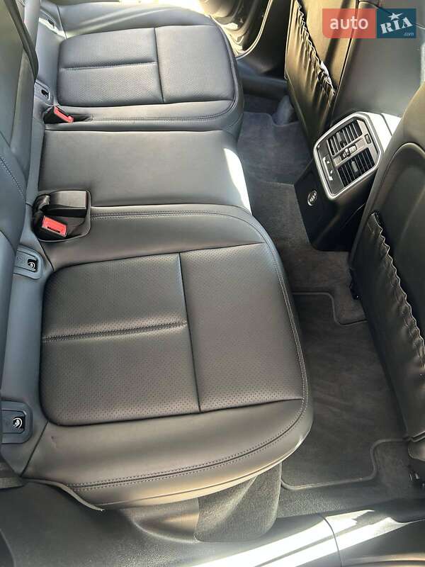 Позашляховик / Кросовер Porsche Macan 2019 в Києві