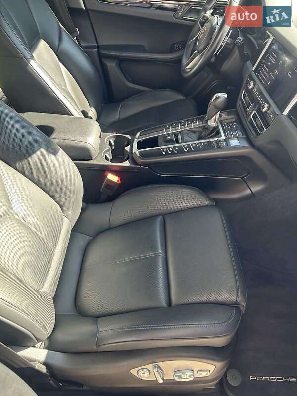 Позашляховик / Кросовер Porsche Macan 2019 в Києві