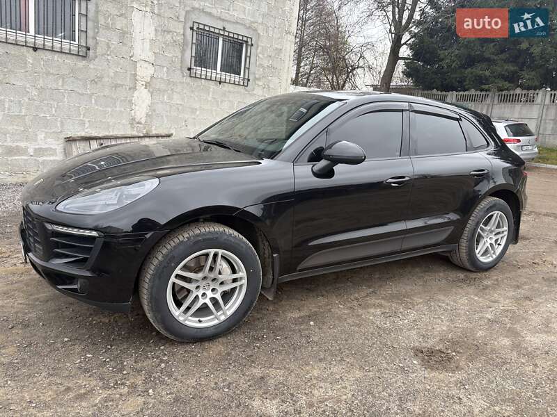 Позашляховик / Кросовер Porsche Macan 2017 в Новояворівську
