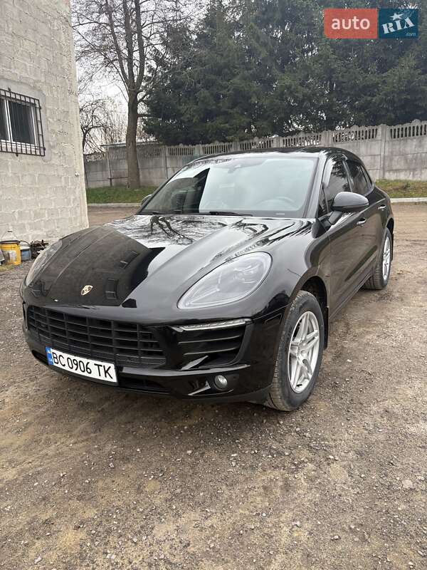 Позашляховик / Кросовер Porsche Macan 2017 в Новояворівську