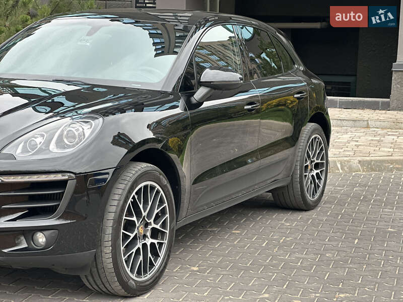 Внедорожник / Кроссовер Porsche Macan 2015 в Киеве