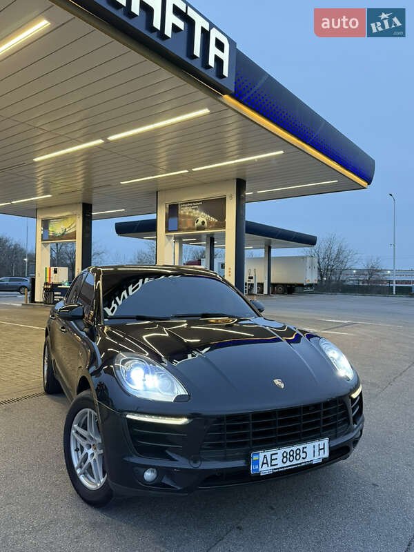 Позашляховик / Кросовер Porsche Macan 2014 в Дніпрі