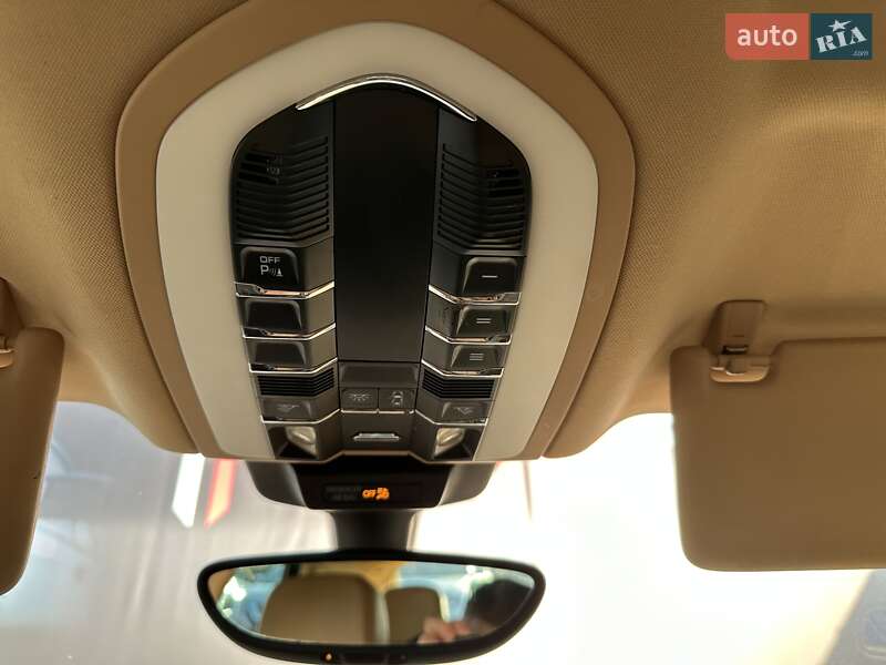 Позашляховик / Кросовер Porsche Macan 2015 в Львові