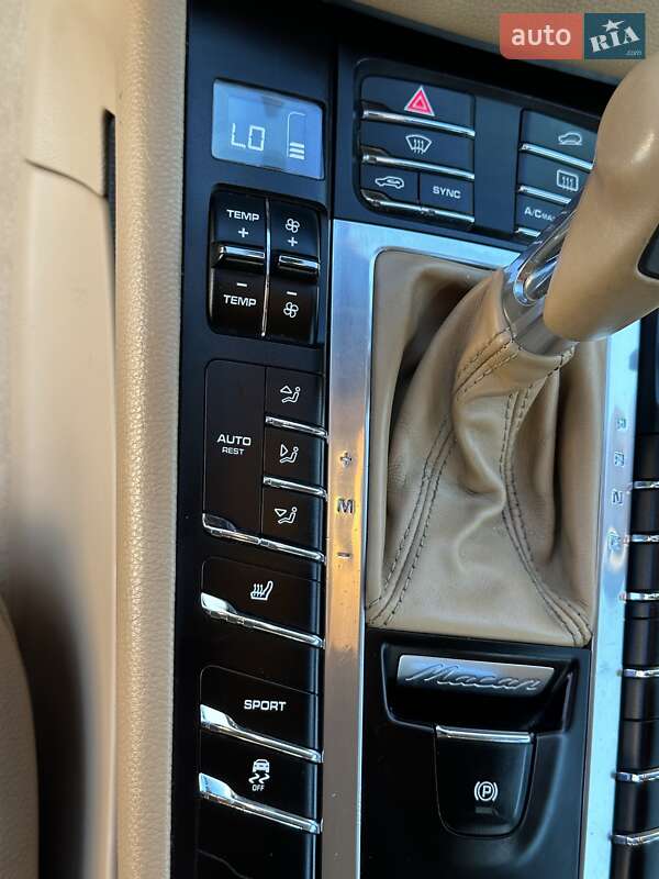 Позашляховик / Кросовер Porsche Macan 2015 в Львові