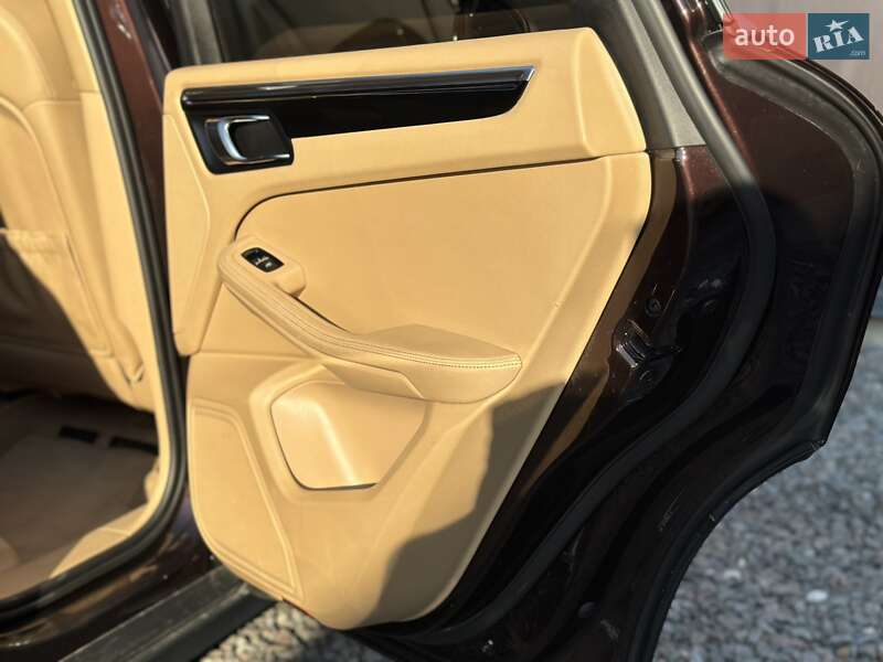 Позашляховик / Кросовер Porsche Macan 2015 в Львові