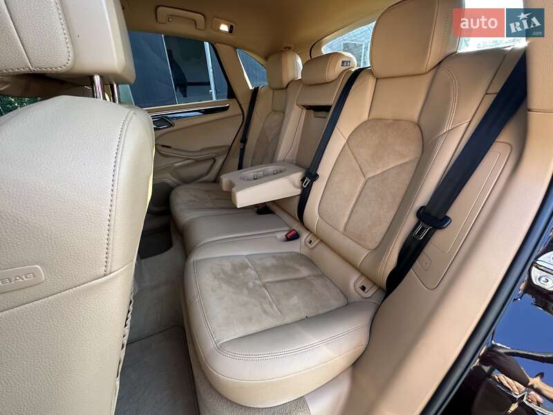 Позашляховик / Кросовер Porsche Macan 2015 в Львові