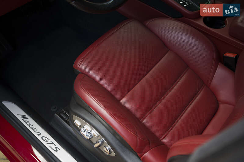 Позашляховик / Кросовер Porsche Macan 2017 в Одесі